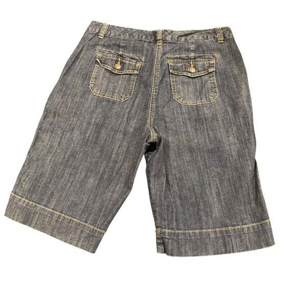 Stylish Bermuda Denim Shorts Chico’s Size 2 / 12 - Picture 2 of 10